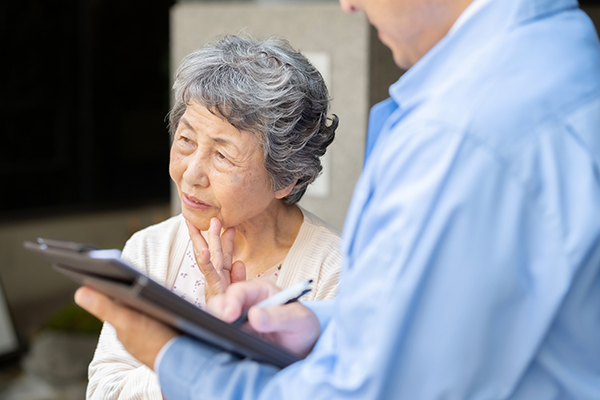 ���k����